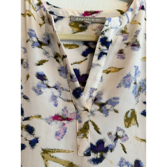 Daniel Rainn Floral V Neck Flowy Hi Low Top size Small - Picture 7 of 10